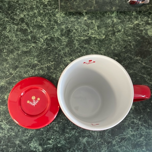 David’s Tea coffee tea mug cup with lid Christmas gold and white Holly design - Picture 2 of 6